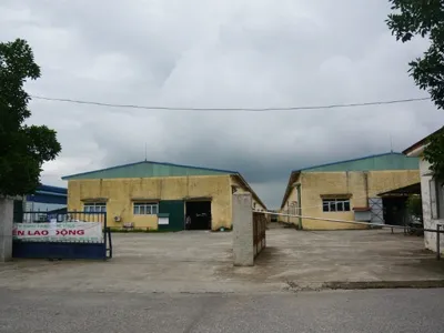 Chủ Hàn Quốc bỏ trốn, để lại nhà xưởng tại Cụm công nghiệp Đồng Lạng (Phú Thọ) và món nợ hơn 12 triệu USD. Ảnh: TP Chủ Hàn Quốc bỏ trốn, để lại nhà xưởng tại Cụm công nghiệp Đồng Lạng (Phú Thọ) và món nợ hơn 12 triệu USD. Ảnh: TP